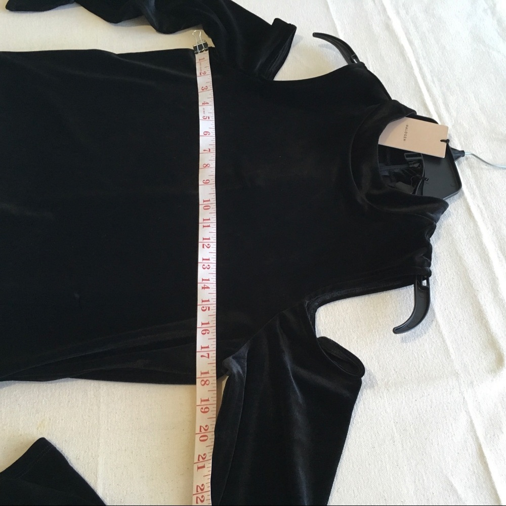 New Halogen Velvet Cold Shoulder Top Black small. E - Picture 6 of 8